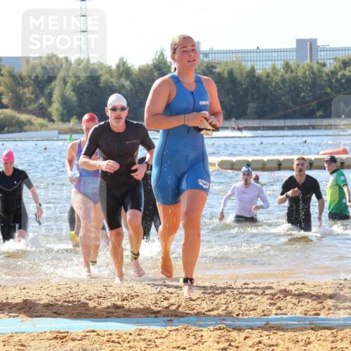 07.09.2025 - 19. Norderstedt Triathlon Luisa Fischer http://msf.ph/oto/8754524 07.09.2025 11:43:13 Schwimmen 164, 202, 1220, 1252, 1350, 1351 meine-sportfotos.de