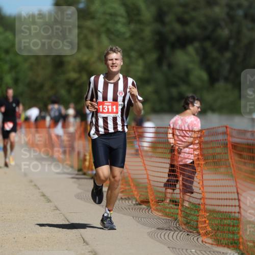 07.09.2025 - 19. Norderstedt Triathlon Michael Strokosch http://msf.ph/oto/8754535 07.09.2025 12:48:46 Laufen 1311 meine-sportfotos.de
