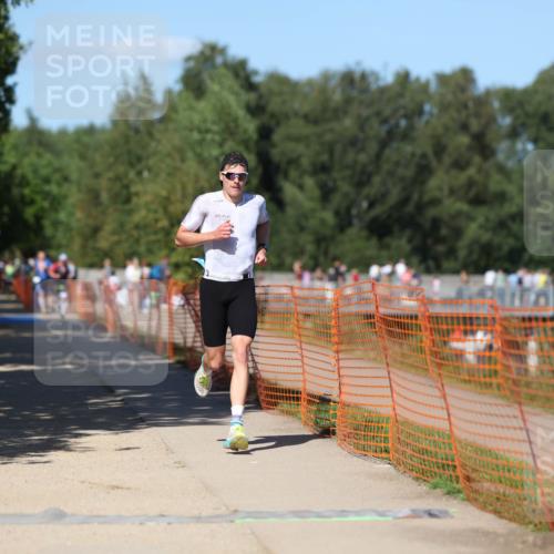 07.09.2025 - 19. Norderstedt Triathlon Michael Strokosch http://msf.ph/oto/8754538 07.09.2025 14:52:42 Laufen 1421, 1468 meine-sportfotos.de