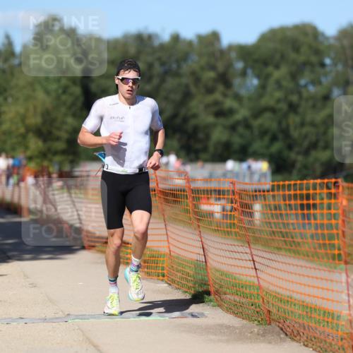 07.09.2025 - 19. Norderstedt Triathlon Michael Strokosch http://msf.ph/oto/8754595 07.09.2025 14:52:44 Laufen 1421 meine-sportfotos.de
