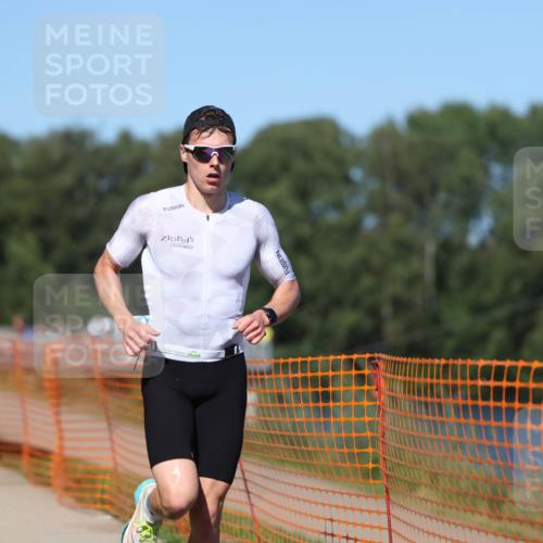 07.09.2025 - 19. Norderstedt Triathlon Michael Strokosch http://msf.ph/oto/8754631 07.09.2025 14:52:44 Laufen 1421 meine-sportfotos.de