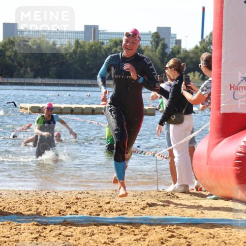 07.09.2025 - 19. Norderstedt Triathlon Luisa Fischer http://msf.ph/oto/8754641 07.09.2025 11:43:33 Schwimmen 165, 261, 699 meine-sportfotos.de