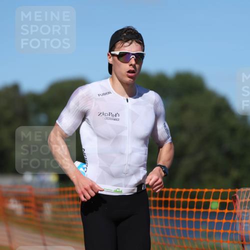 07.09.2025 - 19. Norderstedt Triathlon Michael Strokosch http://msf.ph/oto/8754669 07.09.2025 14:52:45 Laufen 1421 meine-sportfotos.de