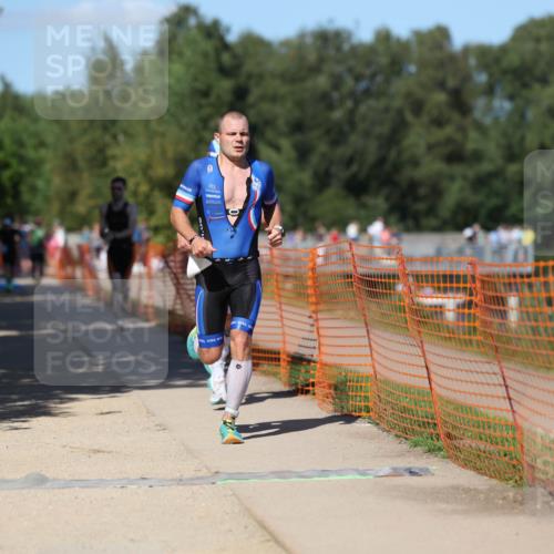 07.09.2025 - 19. Norderstedt Triathlon Michael Strokosch http://msf.ph/oto/8754714 07.09.2025 14:52:59 Laufen 969, 1002, 1041 meine-sportfotos.de