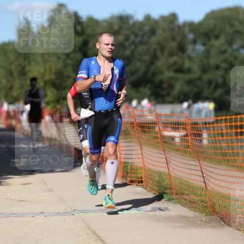07.09.2025 - 19. Norderstedt Triathlon Michael Strokosch http://msf.ph/oto/8754750 07.09.2025 14:53:00 Laufen 969, 1002, 1041 meine-sportfotos.de