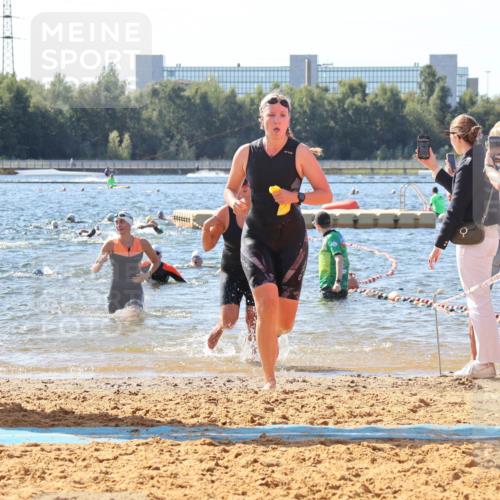 07.09.2025 - 19. Norderstedt Triathlon Luisa Fischer http://msf.ph/oto/8754796 07.09.2025 11:43:44 Schwimmen 261, 699, 1213, 1224, 1387 meine-sportfotos.de