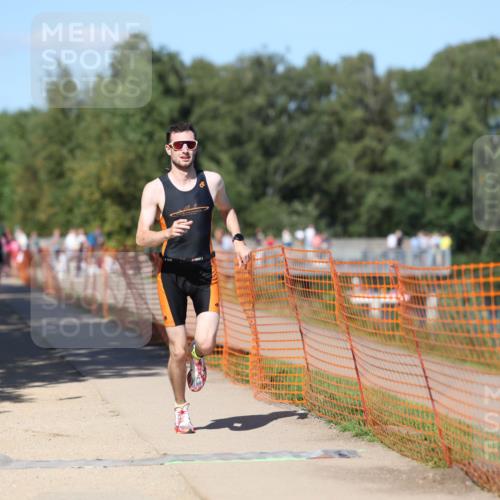 07.09.2025 - 19. Norderstedt Triathlon Michael Strokosch http://msf.ph/oto/8754884 07.09.2025 14:53:03 Laufen 879, 969, 1002, 1041 meine-sportfotos.de
