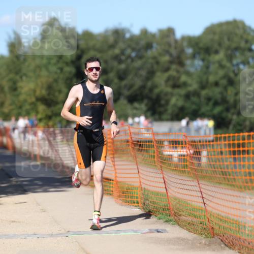 07.09.2025 - 19. Norderstedt Triathlon Michael Strokosch http://msf.ph/oto/8754888 07.09.2025 14:53:03 Laufen 879, 969, 1002, 1041 meine-sportfotos.de