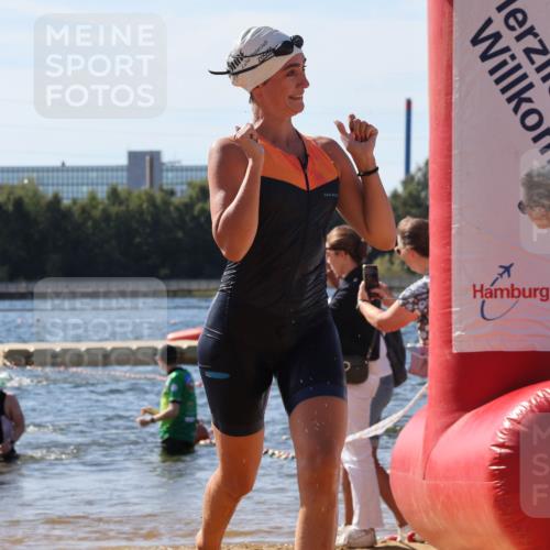 07.09.2025 - 19. Norderstedt Triathlon Luisa Fischer http://msf.ph/oto/8754896 07.09.2025 11:43:51 Schwimmen 261, 1213, 1224, 1387 meine-sportfotos.de