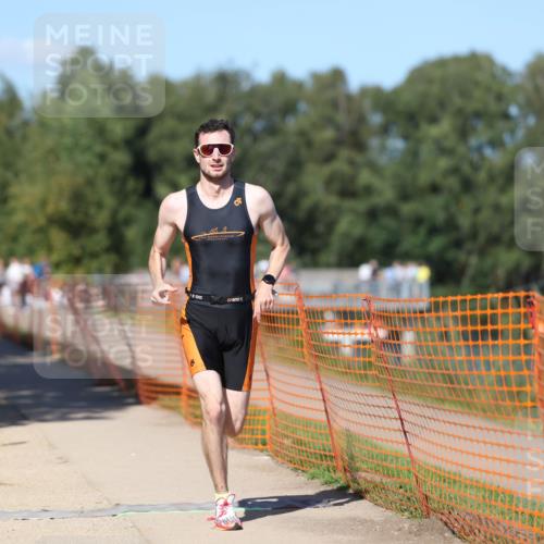 07.09.2025 - 19. Norderstedt Triathlon Michael Strokosch http://msf.ph/oto/8754906 07.09.2025 14:53:03 Laufen 879, 969, 1002, 1041 meine-sportfotos.de