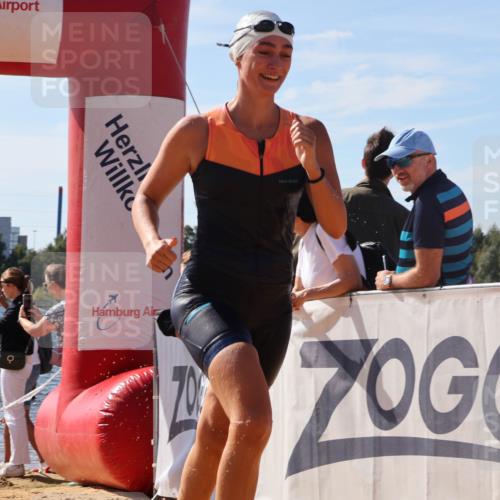 07.09.2025 - 19. Norderstedt Triathlon Luisa Fischer http://msf.ph/oto/8754912 07.09.2025 11:43:52 Schwimmen 1213, 1224, 1387 meine-sportfotos.de