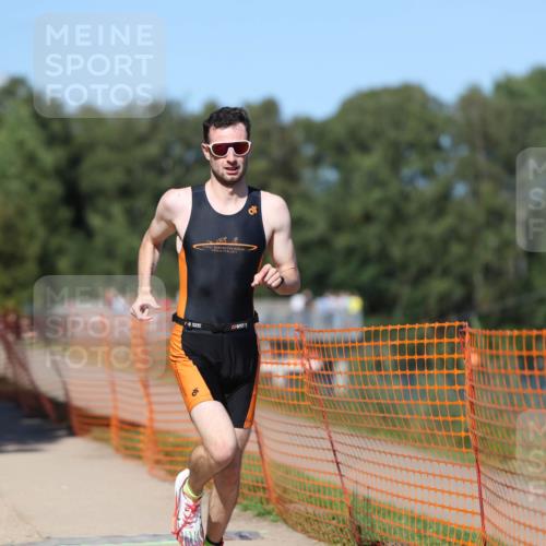 07.09.2025 - 19. Norderstedt Triathlon Michael Strokosch http://msf.ph/oto/8754935 07.09.2025 14:53:04 Laufen 879, 969, 1002, 1041 meine-sportfotos.de