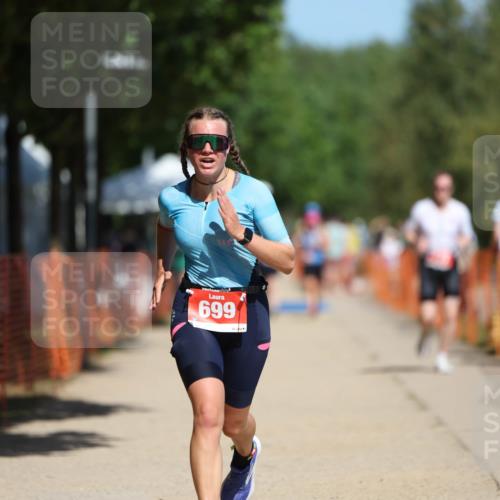 07.09.2025 - 19. Norderstedt Triathlon Michael Strokosch http://msf.ph/oto/8754952 07.09.2025 12:49:12 Laufen 699, 737 meine-sportfotos.de