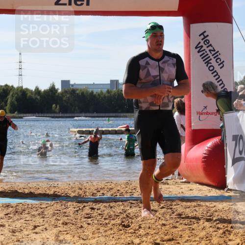 07.09.2025 - 19. Norderstedt Triathlon Luisa Fischer http://msf.ph/oto/8755141 07.09.2025 11:44:27 Schwimmen 216, 695, 1280, 1361, 1378 meine-sportfotos.de