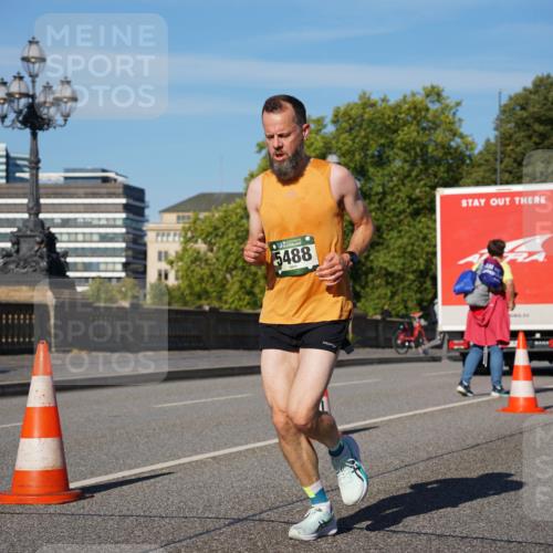 07.09.2025 - BARMER Alsterlauf Yannick Fuchs http://msf.ph/oto/8755151 07.09.2025 09:37:44 Laufen 5488, 6095 meine-sportfotos.de