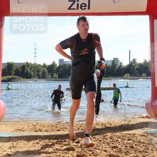 07.09.2025 - 19. Norderstedt Triathlon Luisa Fischer http://msf.ph/oto/8755153 07.09.2025 15:41:33 Schwimmen 1579, 1609, 1613, 1623 meine-sportfotos.de
