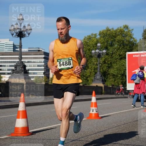 07.09.2025 - BARMER Alsterlauf Yannick Fuchs http://msf.ph/oto/8755168 07.09.2025 09:37:44 Laufen 6, 5488, 6095 meine-sportfotos.de