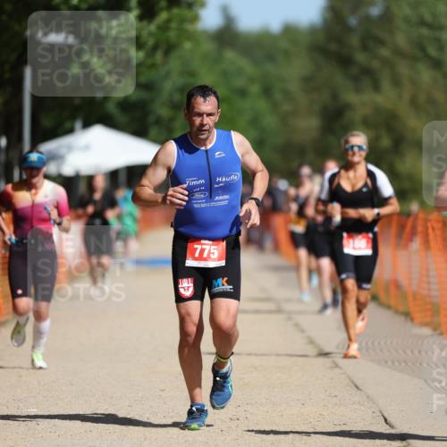 07.09.2025 - 19. Norderstedt Triathlon Michael Strokosch http://msf.ph/oto/8755240 07.09.2025 12:02:55 Laufen 186, 199, 775, 784, 1207 meine-sportfotos.de