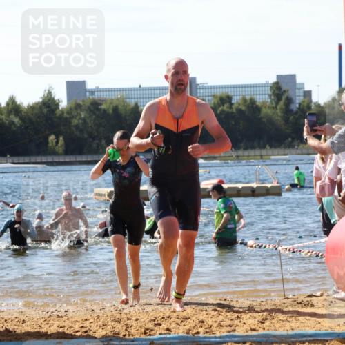 07.09.2025 - 19. Norderstedt Triathlon Luisa Fischer http://msf.ph/oto/8755279 07.09.2025 11:44:36 Schwimmen 695, 756, 1343, 1361, 1364, 1378 meine-sportfotos.de