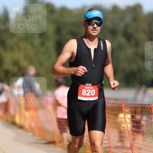 07.09.2025 - 19. Norderstedt Triathlon Michael Strokosch http://msf.ph/oto/8755292 07.09.2025 12:49:27 Laufen 202, 779, 820, 1369 meine-sportfotos.de
