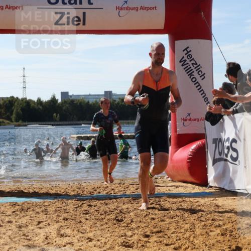 07.09.2025 - 19. Norderstedt Triathlon Luisa Fischer http://msf.ph/oto/8755308 07.09.2025 11:44:37 Schwimmen 695, 756, 1343, 1364, 1378 meine-sportfotos.de
