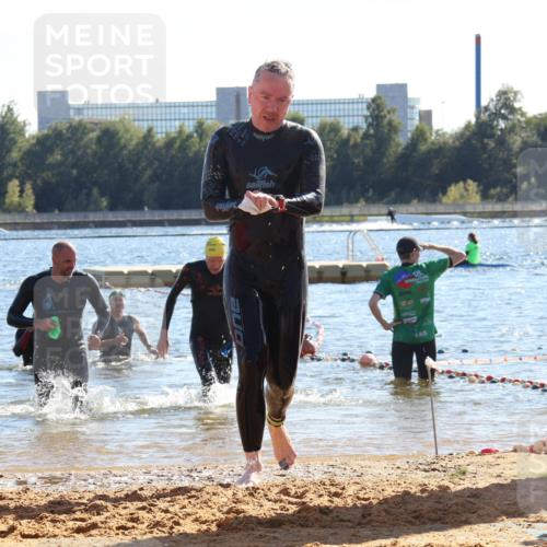 07.09.2025 - 19. Norderstedt Triathlon Luisa Fischer http://msf.ph/oto/8755332 07.09.2025 15:42:05 Schwimmen 1102, 1550, 1567 meine-sportfotos.de