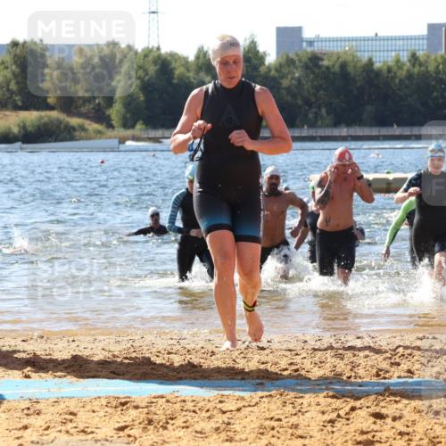 07.09.2025 - 19. Norderstedt Triathlon Luisa Fischer http://msf.ph/oto/8755343 07.09.2025 11:44:41 Schwimmen 207, 251, 695, 756, 776, 1343, 1364 meine-sportfotos.de