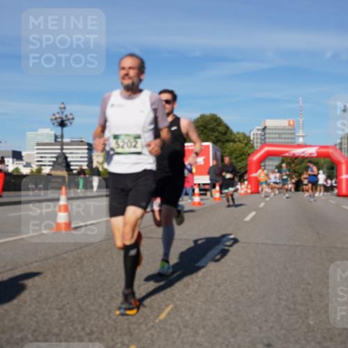 07.09.2025 - BARMER Alsterlauf Yannick Fuchs http://msf.ph/oto/8755351 07.09.2025 09:37:51 Laufen 5202 meine-sportfotos.de