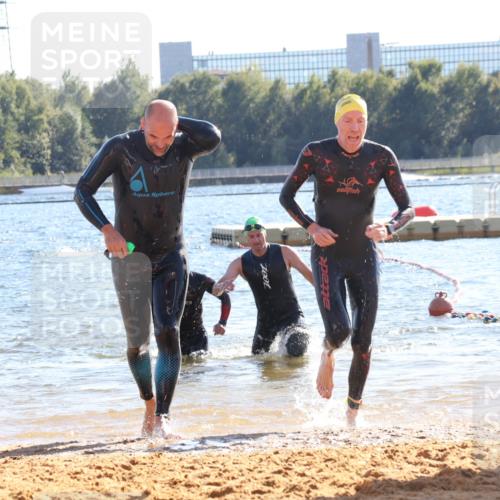 07.09.2025 - 19. Norderstedt Triathlon Luisa Fischer http://msf.ph/oto/8755377 07.09.2025 15:42:09 Schwimmen 1102, 1550, 1556, 1558, 1567 meine-sportfotos.de