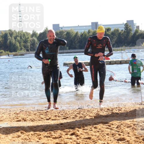 07.09.2025 - 19. Norderstedt Triathlon Luisa Fischer http://msf.ph/oto/8755384 07.09.2025 15:42:10 Schwimmen 1102, 1555, 1556, 1558, 1567 meine-sportfotos.de