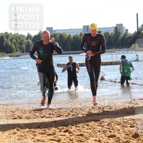 07.09.2025 - 19. Norderstedt Triathlon Luisa Fischer http://msf.ph/oto/8755391 07.09.2025 15:42:10 Schwimmen 1102, 1555, 1556, 1558, 1567 meine-sportfotos.de
