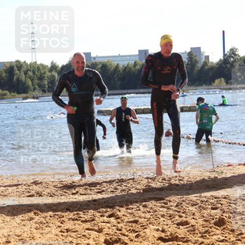 07.09.2025 - 19. Norderstedt Triathlon Luisa Fischer http://msf.ph/oto/8755394 07.09.2025 15:42:10 Schwimmen 1102, 1555, 1556, 1558, 1567 meine-sportfotos.de