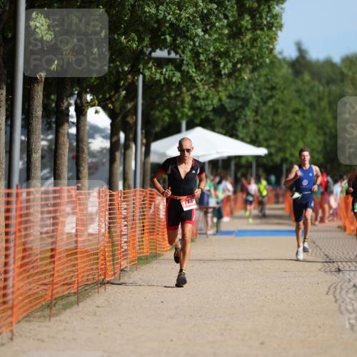 07.09.2025 - 19. Norderstedt Triathlon Michael Strokosch http://msf.ph/oto/8755493 07.09.2025 10:41:41 Laufen 673, 1132, 1148 meine-sportfotos.de