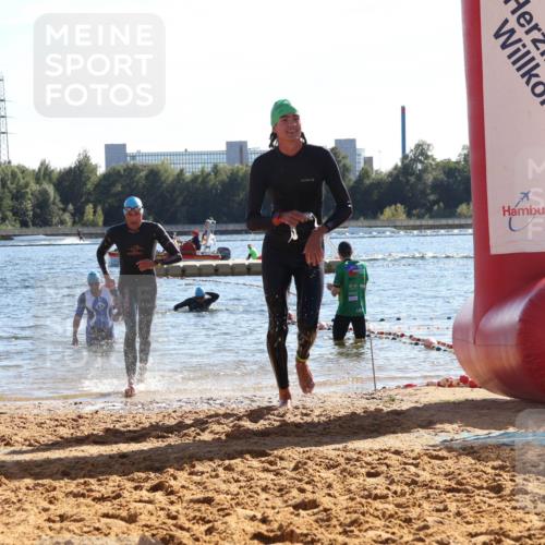 07.09.2025 - 19. Norderstedt Triathlon Luisa Fischer http://msf.ph/oto/8755561 07.09.2025 15:43:05 Schwimmen 1585, 1632 meine-sportfotos.de