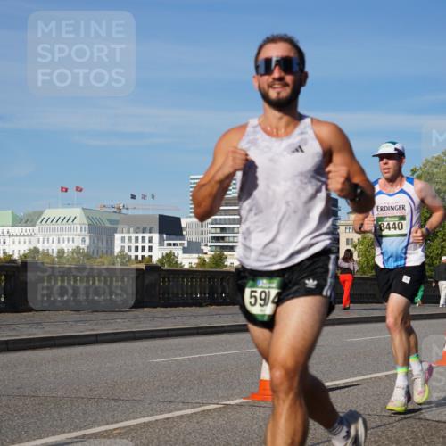 07.09.2025 - BARMER Alsterlauf Yannick Fuchs http://msf.ph/oto/8755584 07.09.2025 09:37:58 Laufen 594, 8440 meine-sportfotos.de