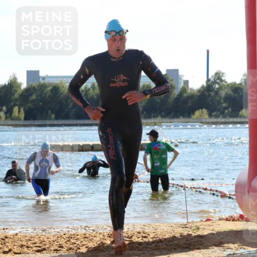 07.09.2025 - 19. Norderstedt Triathlon Luisa Fischer http://msf.ph/oto/8755597 07.09.2025 15:43:08 Schwimmen 1585, 1632 meine-sportfotos.de