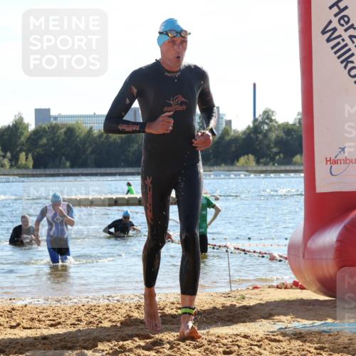 07.09.2025 - 19. Norderstedt Triathlon Luisa Fischer http://msf.ph/oto/8755600 07.09.2025 15:43:08 Schwimmen 1585, 1632 meine-sportfotos.de