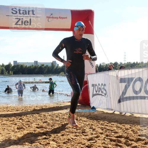 07.09.2025 - 19. Norderstedt Triathlon Luisa Fischer http://msf.ph/oto/8755617 07.09.2025 15:43:09 Schwimmen 1585, 1632 meine-sportfotos.de