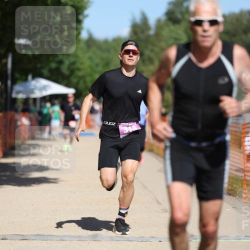 07.09.2025 - 19. Norderstedt Triathlon Michael Strokosch http://msf.ph/oto/8755621 07.09.2025 13:11:32 Laufen 318, 813, 853, 1342 meine-sportfotos.de