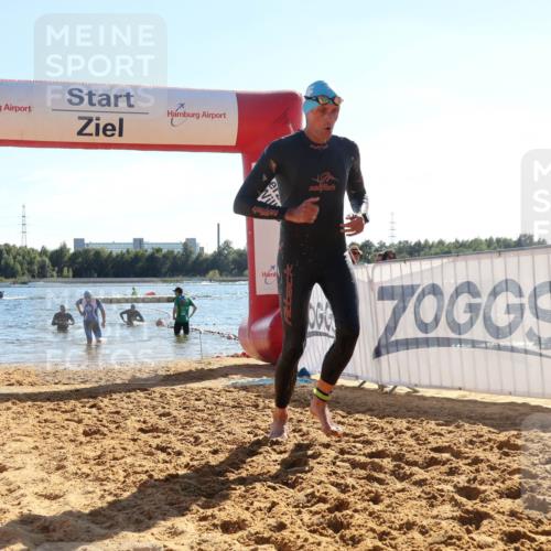 07.09.2025 - 19. Norderstedt Triathlon Luisa Fischer http://msf.ph/oto/8755624 07.09.2025 15:43:09 Schwimmen 1585, 1632 meine-sportfotos.de