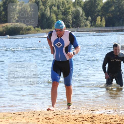 07.09.2025 - 19. Norderstedt Triathlon Luisa Fischer http://msf.ph/oto/8755652 07.09.2025 15:43:14 Schwimmen 1568, 1585, 1632 meine-sportfotos.de