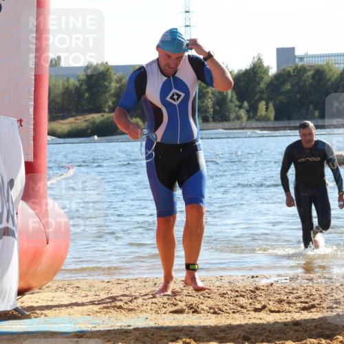 07.09.2025 - 19. Norderstedt Triathlon Luisa Fischer http://msf.ph/oto/8755662 07.09.2025 15:43:18 Schwimmen 1562, 1568, 1585, 1632 meine-sportfotos.de