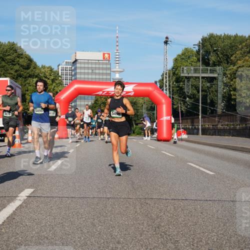 07.09.2025 - BARMER Alsterlauf Yannick Fuchs http://msf.ph/oto/8755689 07.09.2025 09:38:00 Laufen 3602, 4076, 5495, 030, 5496 meine-sportfotos.de