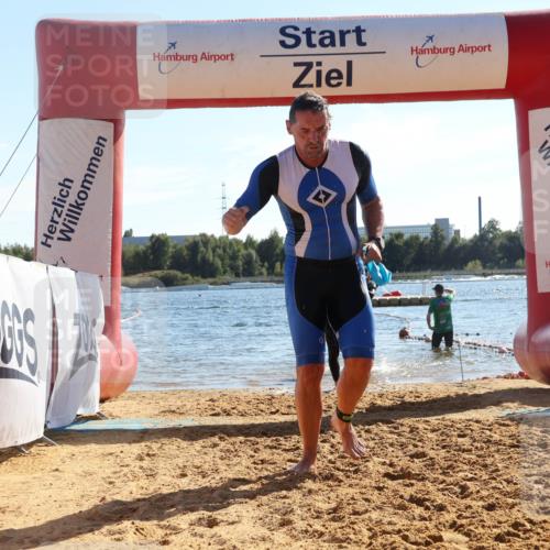 07.09.2025 - 19. Norderstedt Triathlon Luisa Fischer http://msf.ph/oto/8755699 07.09.2025 15:43:21 Schwimmen 1562, 1568, 1621 meine-sportfotos.de