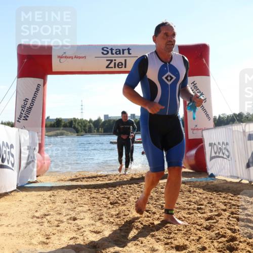 07.09.2025 - 19. Norderstedt Triathlon Luisa Fischer http://msf.ph/oto/8755716 07.09.2025 15:43:22 Schwimmen 1562, 1568, 1621 meine-sportfotos.de