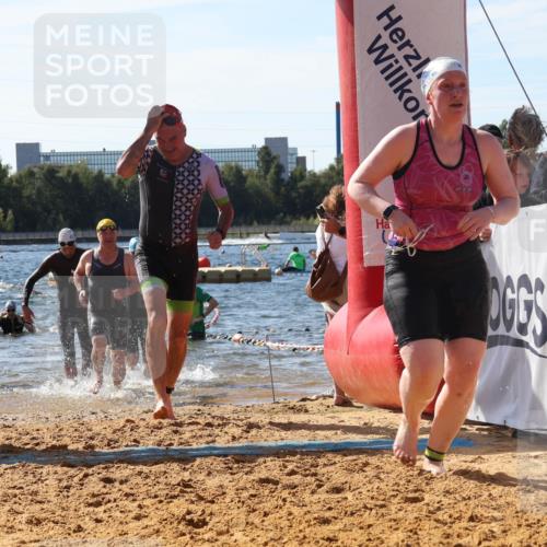 07.09.2025 - 19. Norderstedt Triathlon Luisa Fischer http://msf.ph/oto/8755719 07.09.2025 11:45:02 Schwimmen 717, 728, 758, 851, 852, 898, 1307 meine-sportfotos.de