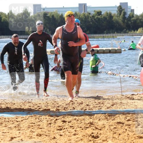 07.09.2025 - 19. Norderstedt Triathlon Luisa Fischer http://msf.ph/oto/8755757 07.09.2025 11:45:05 Schwimmen 697, 717, 758, 851, 852, 898, 1237, 1307 meine-sportfotos.de