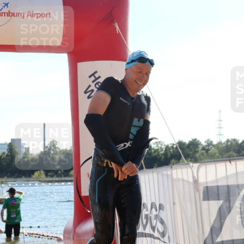 07.09.2025 - 19. Norderstedt Triathlon Luisa Fischer http://msf.ph/oto/8755769 07.09.2025 15:43:26 Schwimmen 1562, 1568, 1621 meine-sportfotos.de