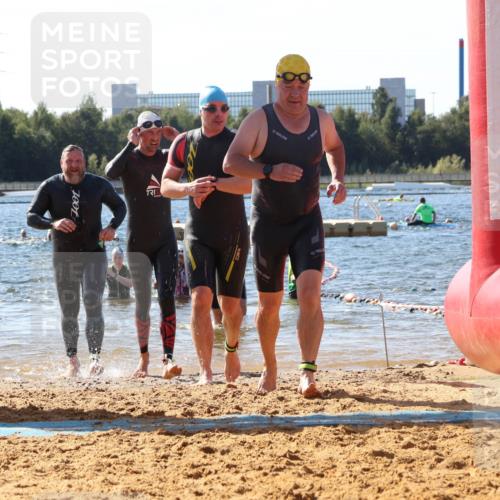 07.09.2025 - 19. Norderstedt Triathlon Luisa Fischer http://msf.ph/oto/8755785 07.09.2025 11:45:06 Schwimmen 697, 717, 758, 851, 852, 898, 1237, 1307 meine-sportfotos.de