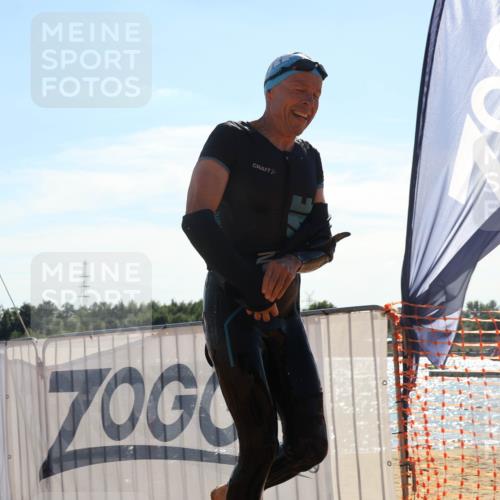 07.09.2025 - 19. Norderstedt Triathlon Luisa Fischer http://msf.ph/oto/8755788 07.09.2025 15:43:27 Schwimmen 1562, 1568, 1621 meine-sportfotos.de